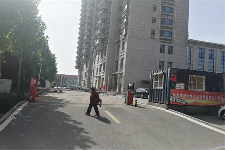 鑫海山庄3室2厅2卫93万129m2出售